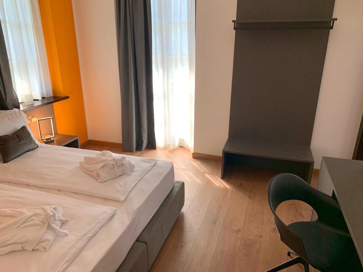 Guest House Le Cassandre Sondrio Exterior photo