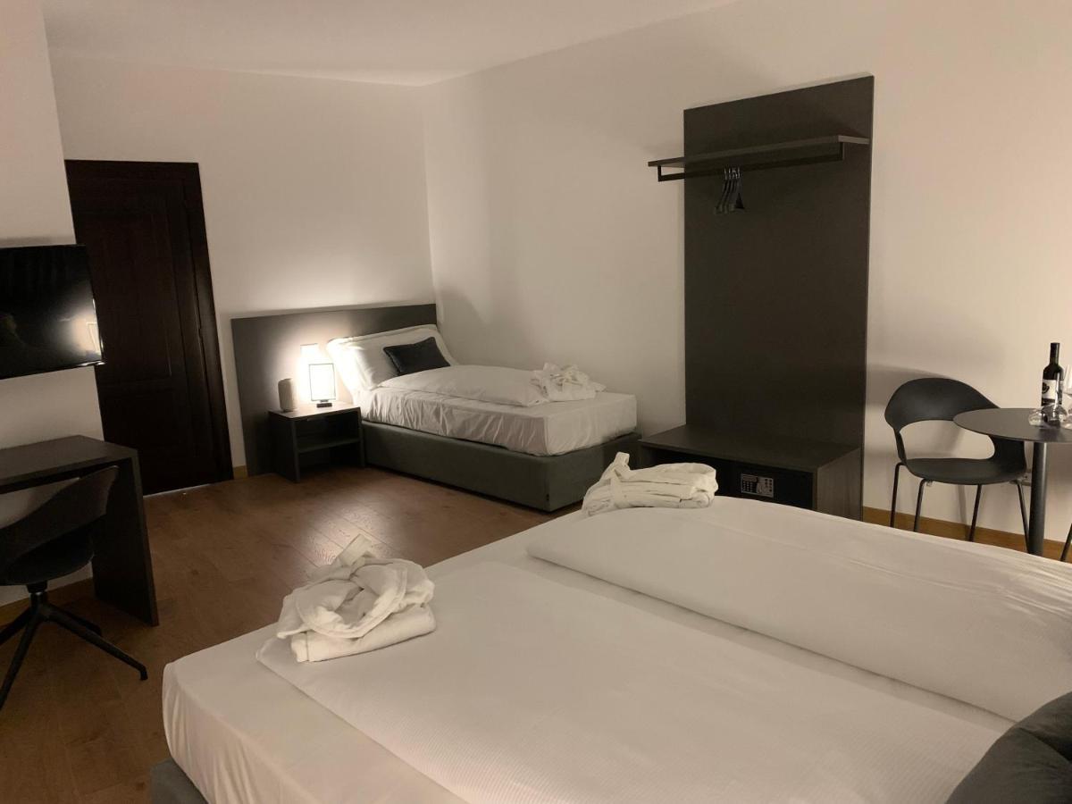 Guest House Le Cassandre Sondrio Exterior photo